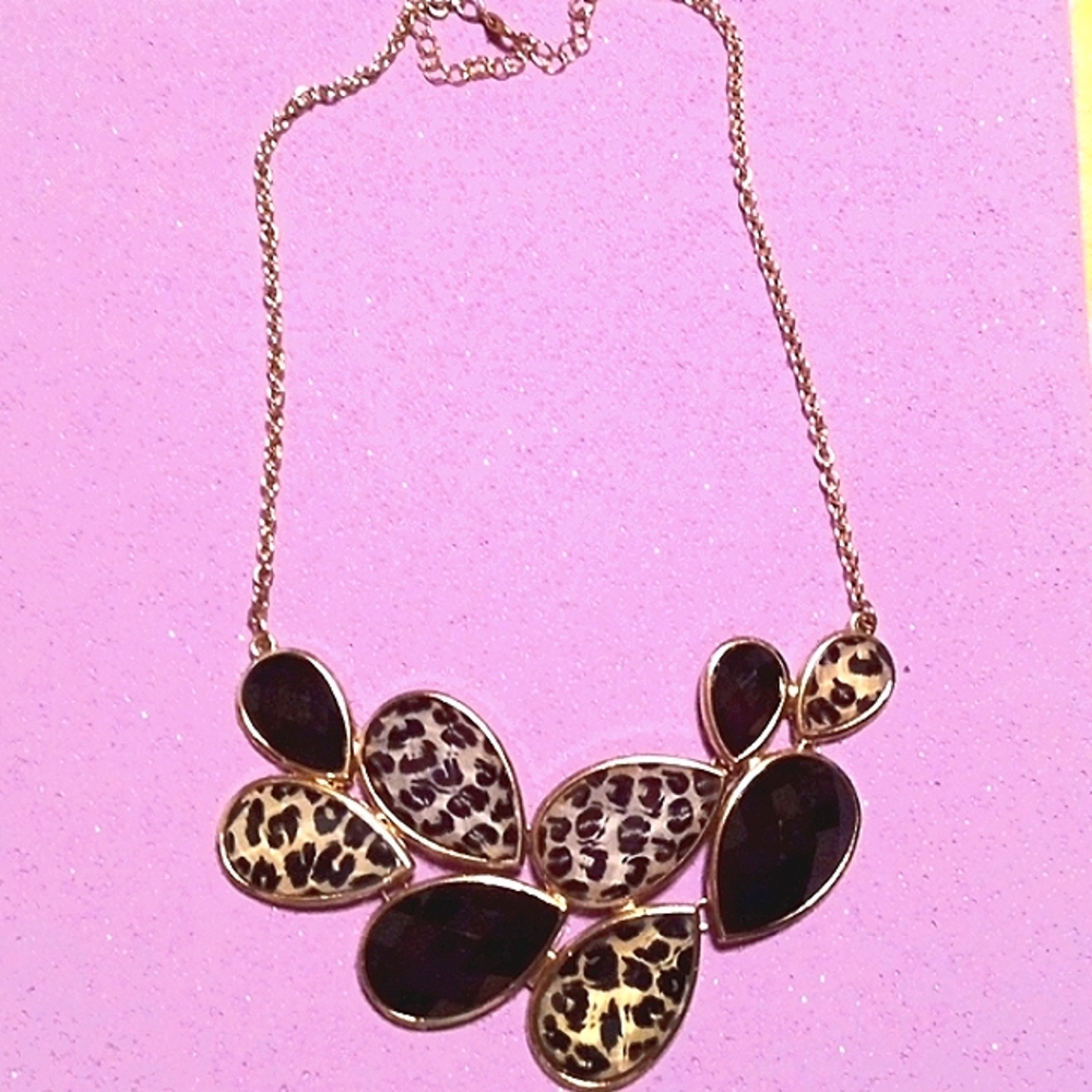 Black and leopard necklace